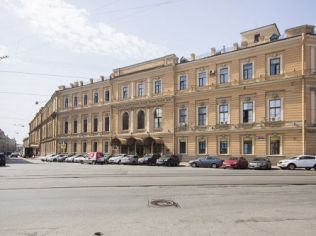 Аренда офиса 51.9 м2 в бизнес-центре, метро Гостиный Двор