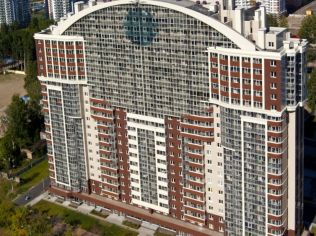 Аренда помещения свободного назначения 180 м2 в торгово-офисном комплексе, метро Лесная