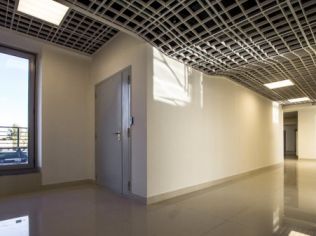 Аренда офиса 243 м2 в бизнес-центре, метро Лесная