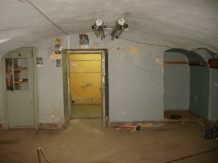 Аренда склада 158 м2 в многофункциональном комплексе, метро Площадь Ленина