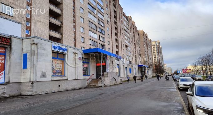 Аренда торгового помещения 634 м², проспект Просвещения - фото 2