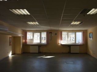 Аренда офиса 47.8 м2 в бизнес-центре, метро Лесная