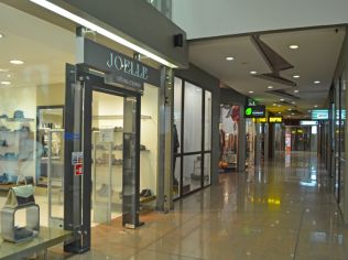 Аренда торгового помещения 52.9 м2 в многофункциональном комплексе, метро Удельная
