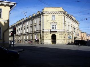 Продажа офиса 1406.3 м2 в отдельно стоящем здании, метро Гостиный Двор