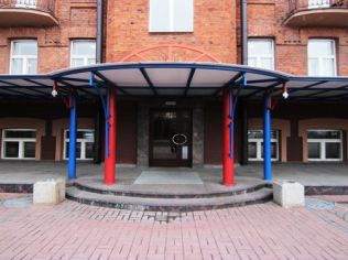 Аренда офиса 205 м2 в бизнес-центре, метро Новочеркасская