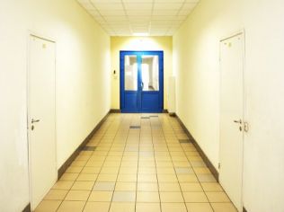 Аренда офиса 24.8 м2 в бизнес-центре, метро Кировский Завод