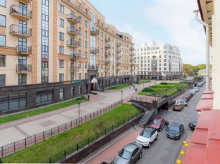 Аренда офиса 240.8 м2 в бизнес-центре, метро Чернышевская