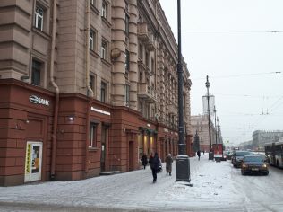 Аренда торгового помещения 43 м2 в офисно-жилом комплексе, метро Парк Победы