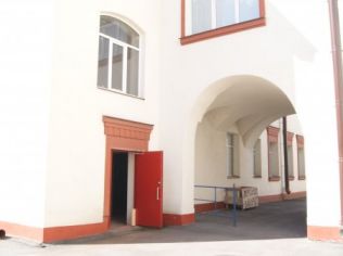 Аренда помещения свободного назначения 1162.2 м2 в жилом доме, метро Фрунзенская