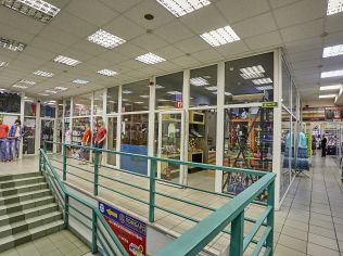 Аренда торгового помещения 10.8 м2 в многофункциональном комплексе, метро Приморская