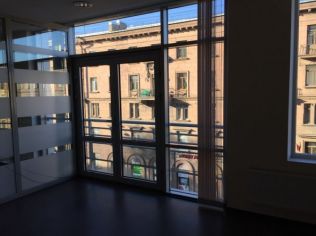 Аренда офиса 57.6 м2 в бизнес-центре, метро Василеостровская