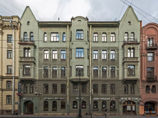 Аренда помещения свободного назначения 175 м2, метро Петроградская