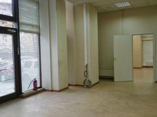 Аренда офиса 201.3 м2 в бизнес-центре, метро Нарвская