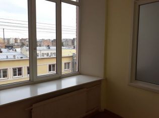 Аренда офиса 41.8 м2 в бизнес-центре, метро Звенигородская