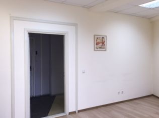 Аренда офиса 31.2 м2 в многофункциональном комплексе, метро Московская