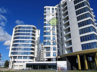 Продажа помещения свободного назначения 848.5 м2 в многофункциональном комплексе, метро Крестовский Остров