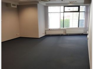 Аренда офиса 47.5 м2 в бизнес-центре, метро Василеостровская