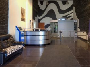 Аренда офиса 230 м2 в бизнес-центре, метро Кировский Завод