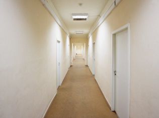 Аренда офиса 22.7 м2 в бизнес-центре, метро Автово