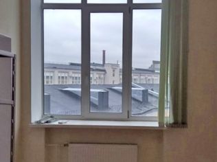 Аренда офиса 16.9 м2 в многофункциональном комплексе, метро Петроградская