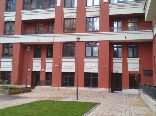 Аренда торгового помещения 127 м2 в многофункциональном комплексе, метро Фрунзенская