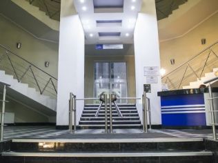 Аренда офиса 86 м2 в бизнес-центре, метро Спасская