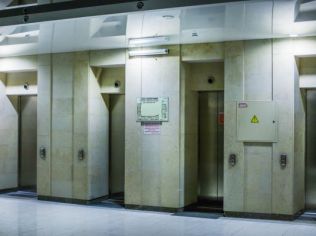 Аренда офиса 38 м2 в бизнес-центре, метро Московская