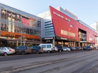 Аренда торгового помещения 12.7 м2 в многофункциональном комплексе, метро Приморская
