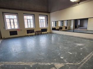 Аренда помещения свободного назначения 260.4 м²