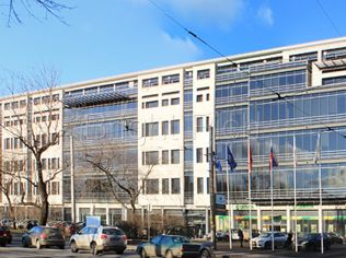 Аренда офиса 219 м2 в бизнес-центре, метро Нарвская