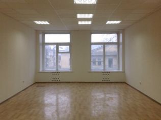 Аренда офиса 77.2 м2 в бизнес-центре, метро Нарвская