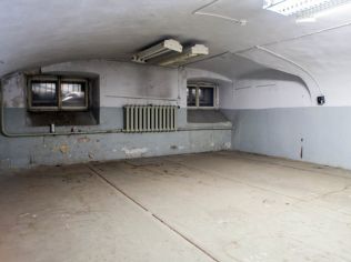 Аренда склада 93.1 м2 в многофункциональном комплексе, метро Площадь Ленина