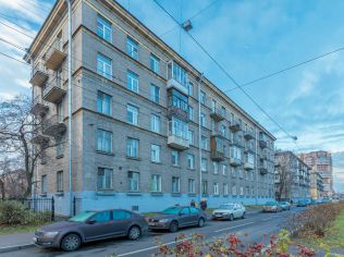 Продажа торгового помещения 189.3 м2 в многофункциональном комплексе, метро Кировский Завод