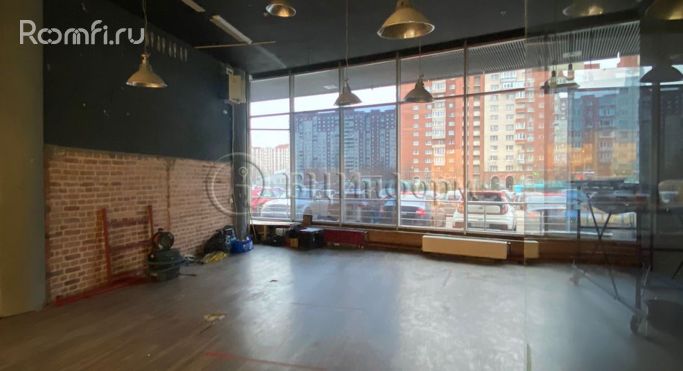 Аренда торгового помещения 68 м², улица Савушкина - фото 1