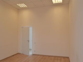 Аренда офиса 36.2 м2 в многофункциональном комплексе, метро Петроградская