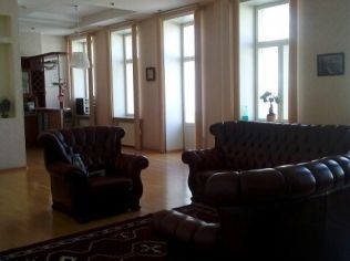 Аренда офиса 225 м2 в многофункциональном комплексе, метро Чернышевская