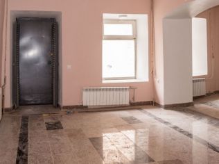 Аренда торгового помещения 40 м2 в многофункциональном комплексе, метро Маяковская