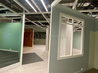 Аренда торгового помещения 585 м²