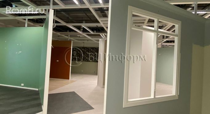 Аренда торгового помещения 585 м², улица Савушкина - фото 1