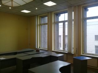 Аренда офиса 43.7 м2 в бизнес-центре, метро Площадь Ленина