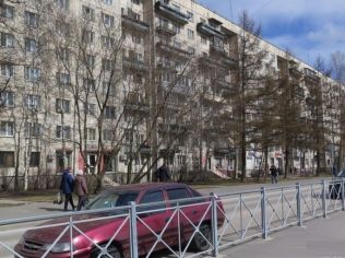 Продажа помещения свободного назначения 104 м2 в торгово-офисном комплексе, метро Улица Дыбенко