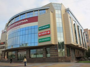 Аренда помещения свободного назначения 12 м2 в торгово-офисном комплексе, метро Приморская