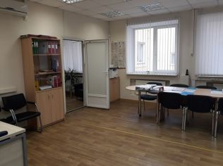 Аренда офиса 61.8 м2 в бизнес-центре, метро Звенигородская