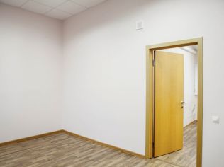 Аренда офиса 10.6 м2 в многофункциональном комплексе, метро Удельная
