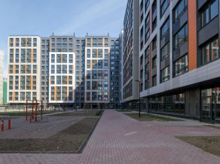 Продажа торгового помещения 147.8 м2 в жилом квартале, метро Лесная