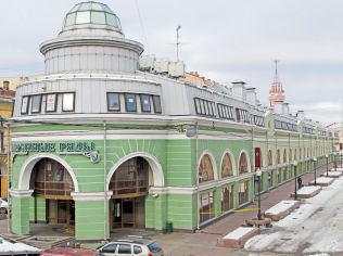 Аренда торгового помещения 368.8 м2 в многофункциональном комплексе, метро Невский Проспект