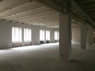 Аренда офиса 688.7 м2 в бизнес-центре, метро Петроградская