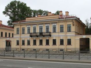 Аренда помещения свободного назначения 924 м²