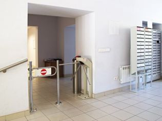Аренда офиса 25 м2 в бизнес-центре, метро Кировский Завод