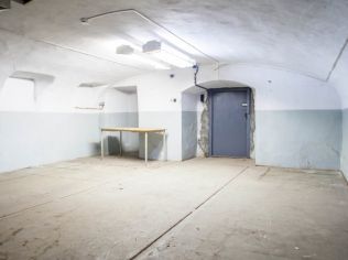 Аренда производственного помещения 194.7 м2 в многофункциональном комплексе, метро Площадь Ленина